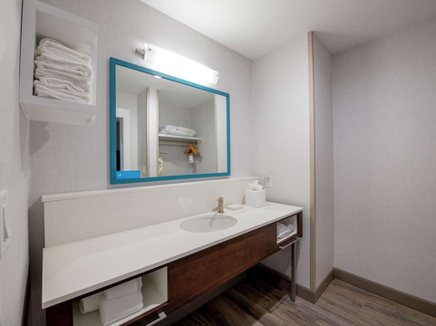 邓肯维尔欢朋套房酒店主图