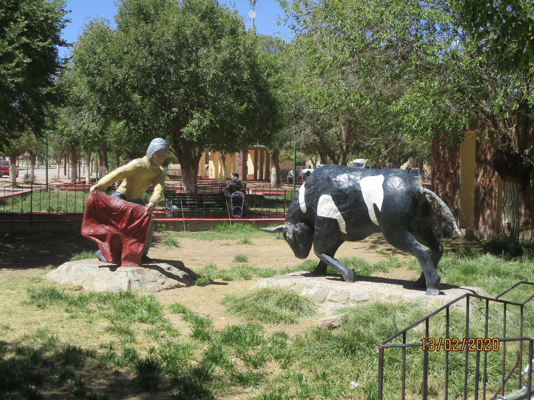 Plaza Eugenio Tello景点图片