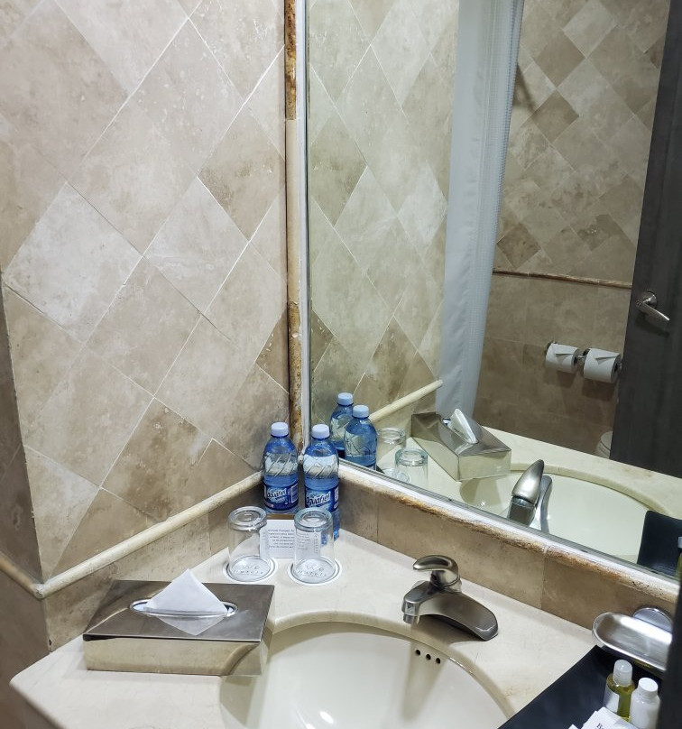 We Hotel Aeropuerto主图