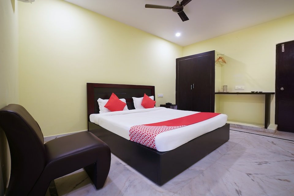 Hotel O Anuguna Tulasi Grand Near JNTU University Hyderabad主图