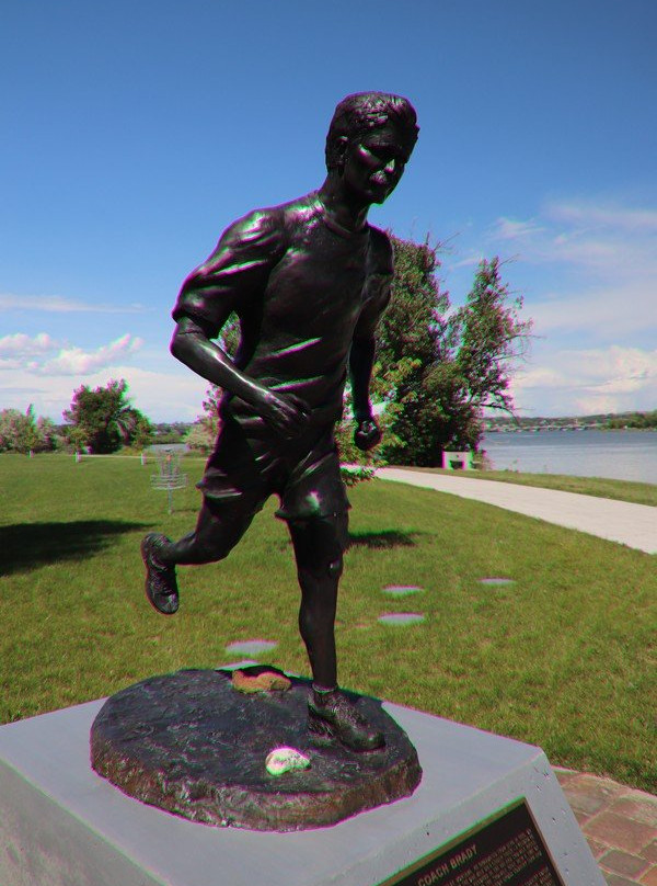 Ciach Brady at West Bank Park-大瀑布市必去景点