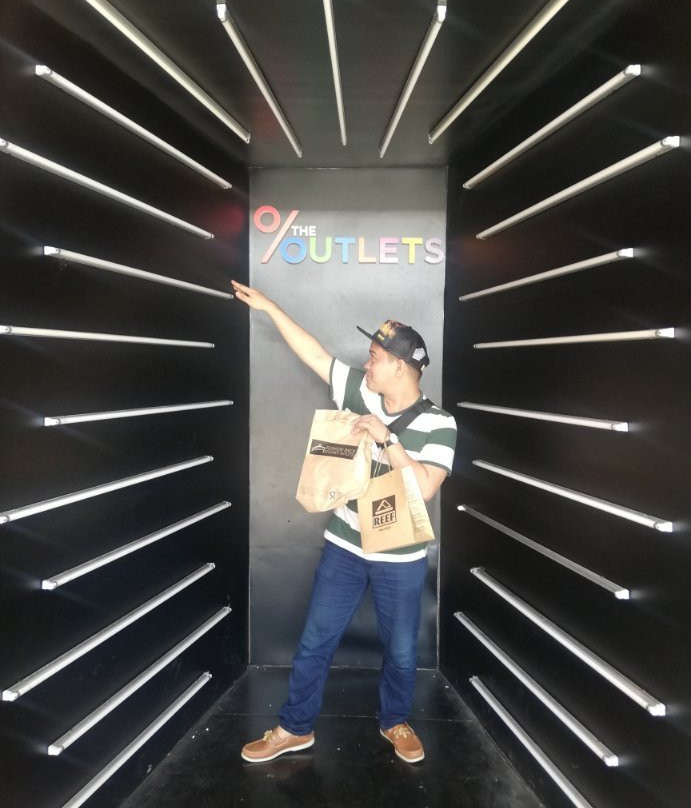 The Outlets at Pueblo Verde-拉普拉普必去景点