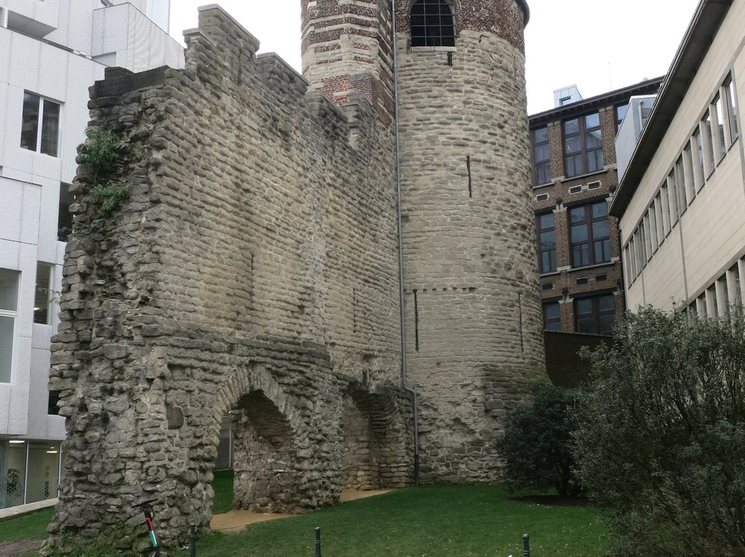 Tour Anneessens-布鲁塞尔必去景点