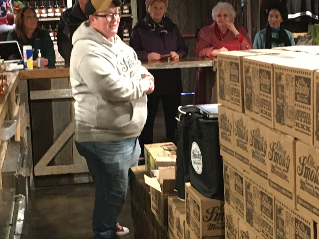 Ole Smoky Distillery - The Holler-盖林柏格必去景点