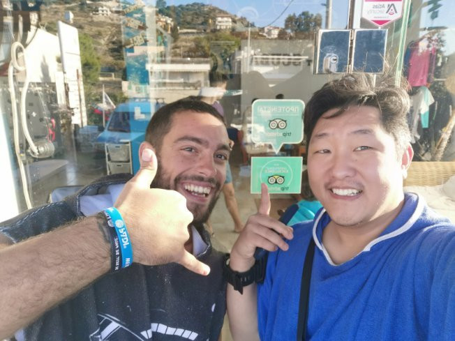 Diveness SCUBA Dive Center-Lagonisi必去景点