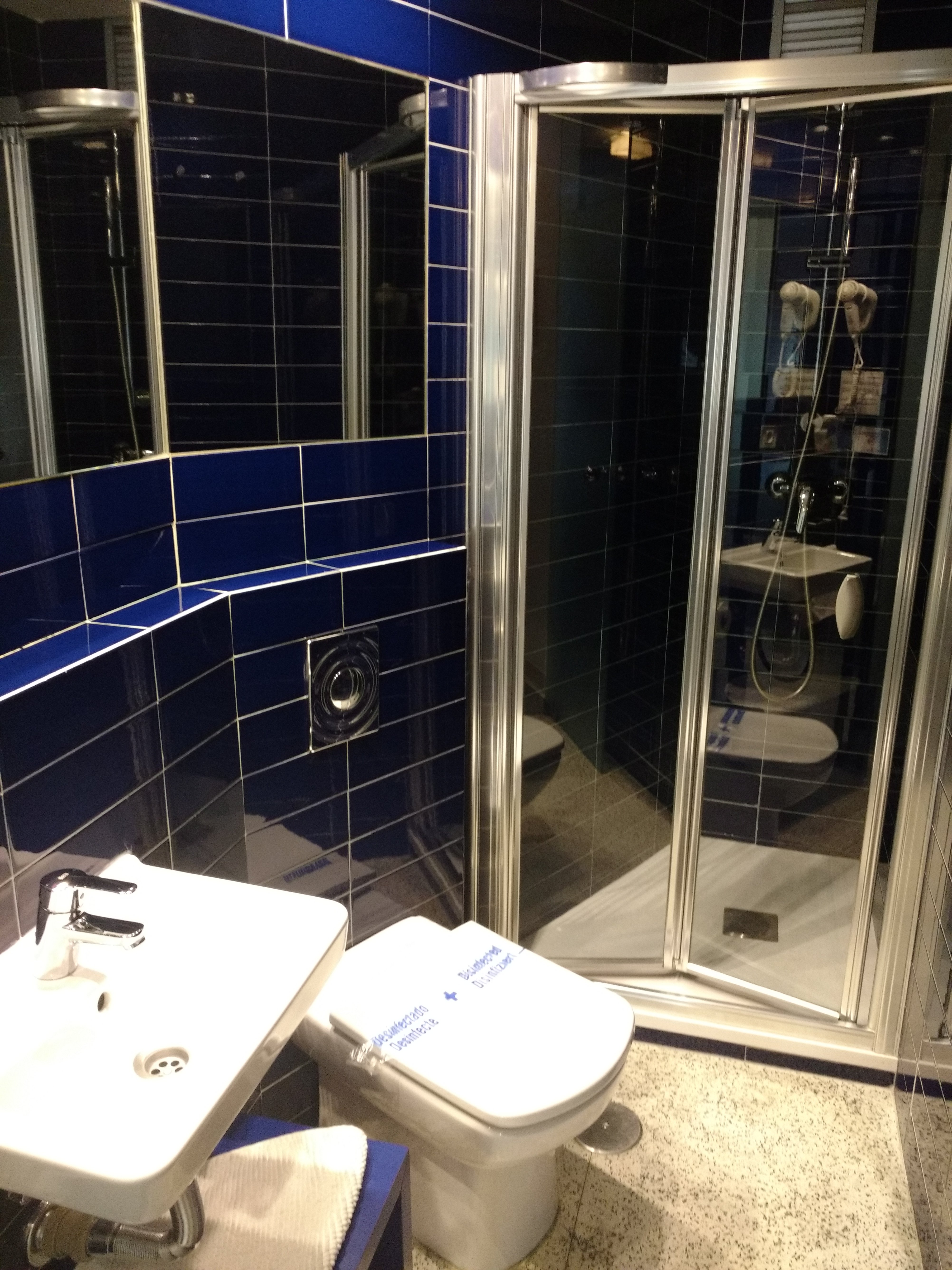 Albany Hostal-浴室