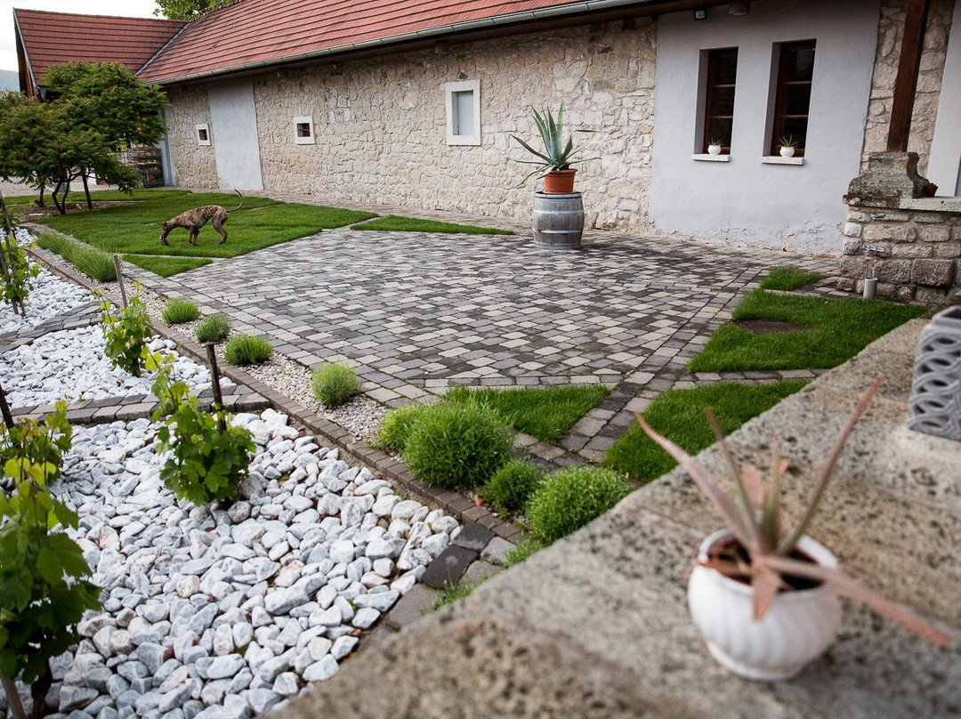 Bardon Winery-Erdobenye必去景点