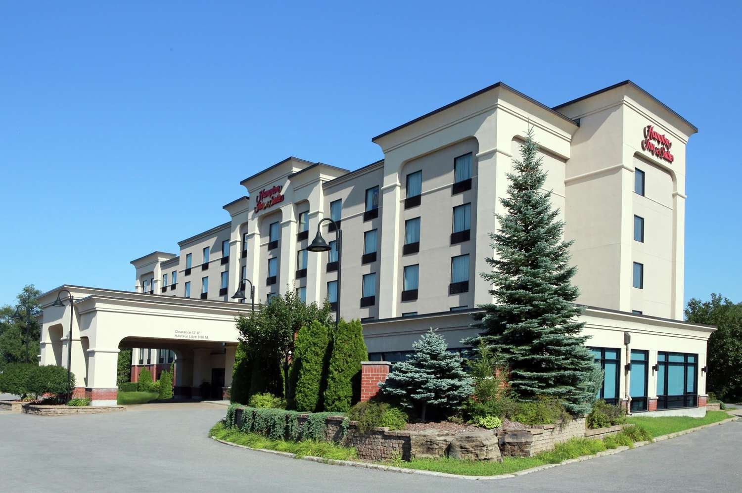Hampton Inn & Suites By Hilton Laval (210125)-官方