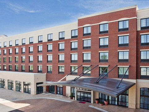 教堂山/卡尔伯罗欢朋酒店及套房主图