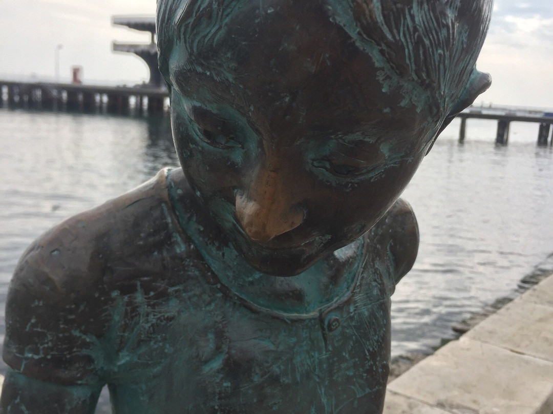 Sculpture Nika and Record Player-Sukhumi必去景点
