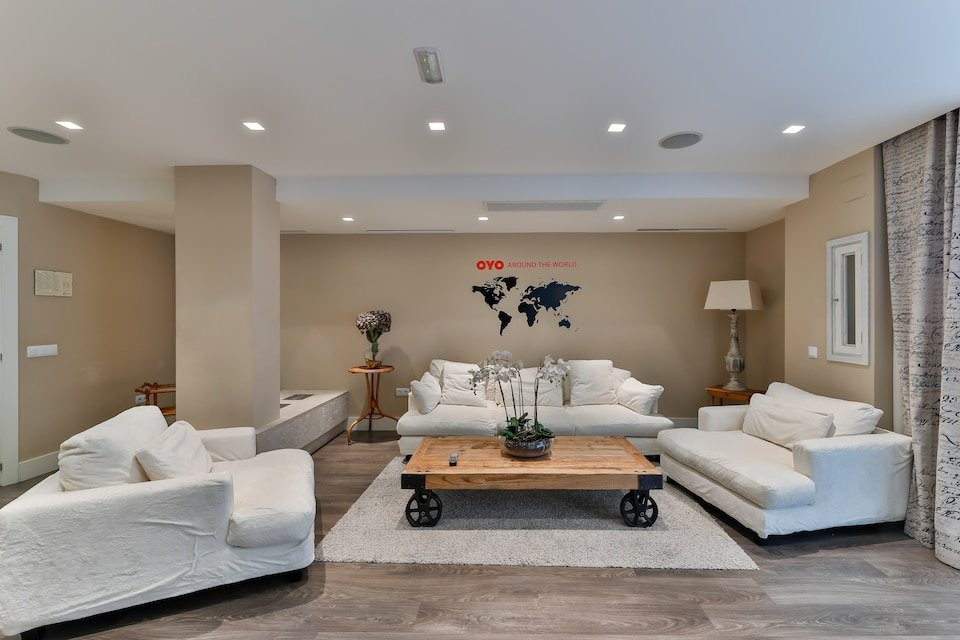 阿尔托拉酒店主图