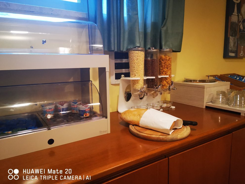 美乐帝酒店主图