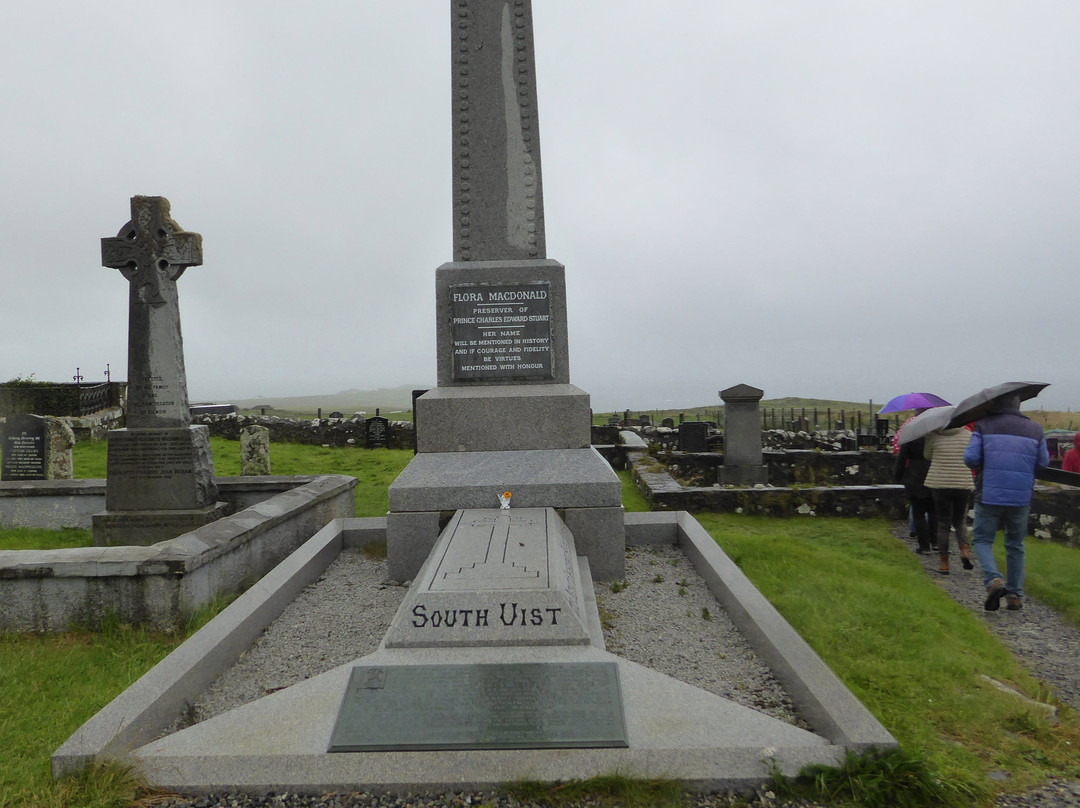 Flora MacDonald's Grave景点图片