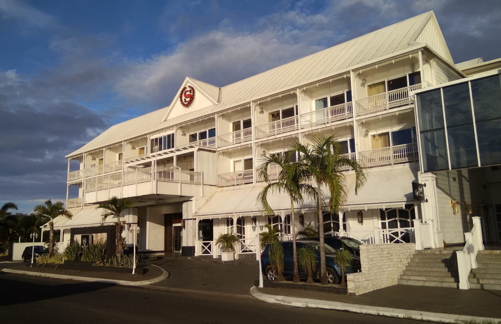 Sheraton Samoa Aggie Grey's Hotel & Bungalows-浴室