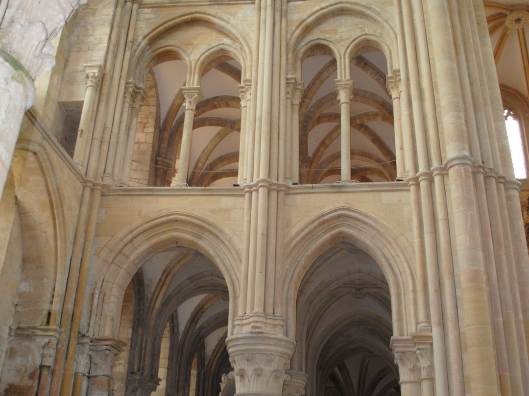 Abbatiale Notre Dame de Mouzon-Mouzon必去景点