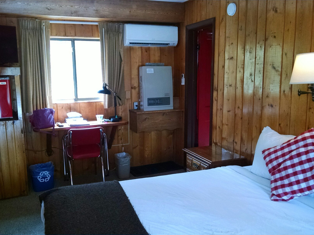 Foot of the Mountain Motel主图