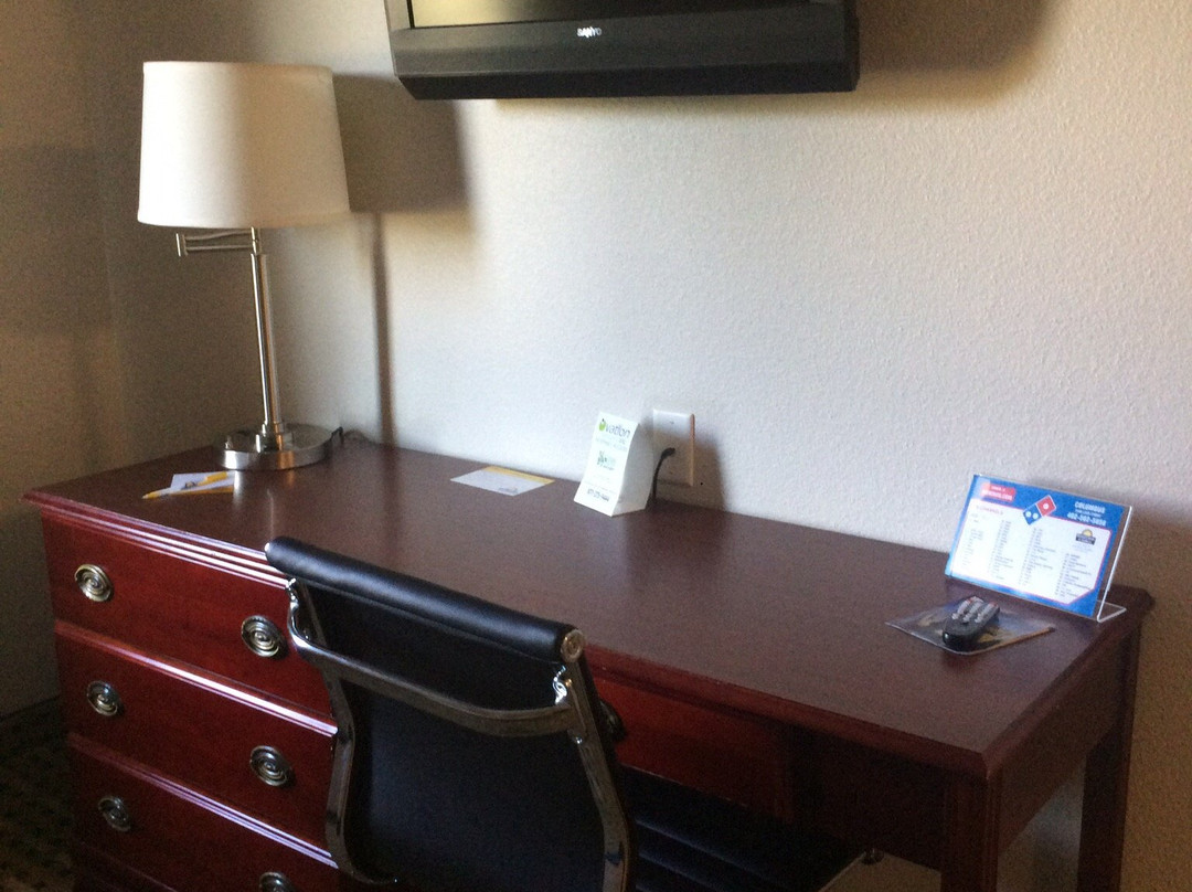 Days Inn & Suites by Wyndham Columbus NE主图