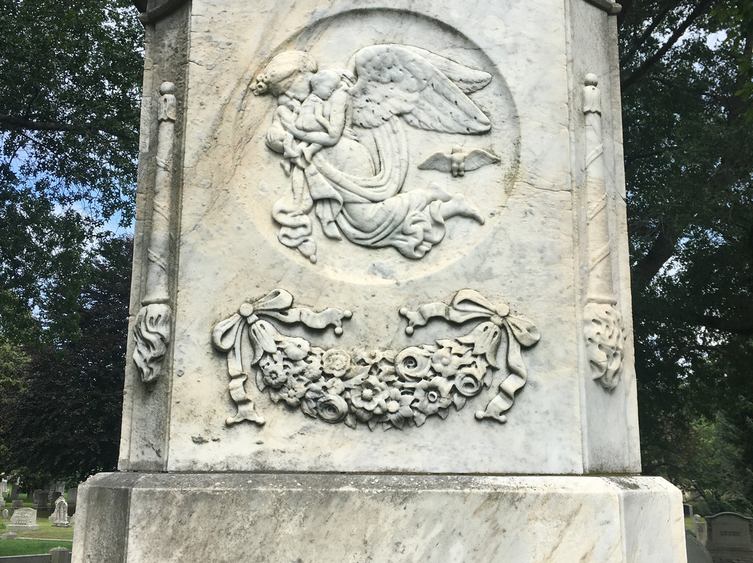 Elm Grove Cemetery-神秘河必去景点