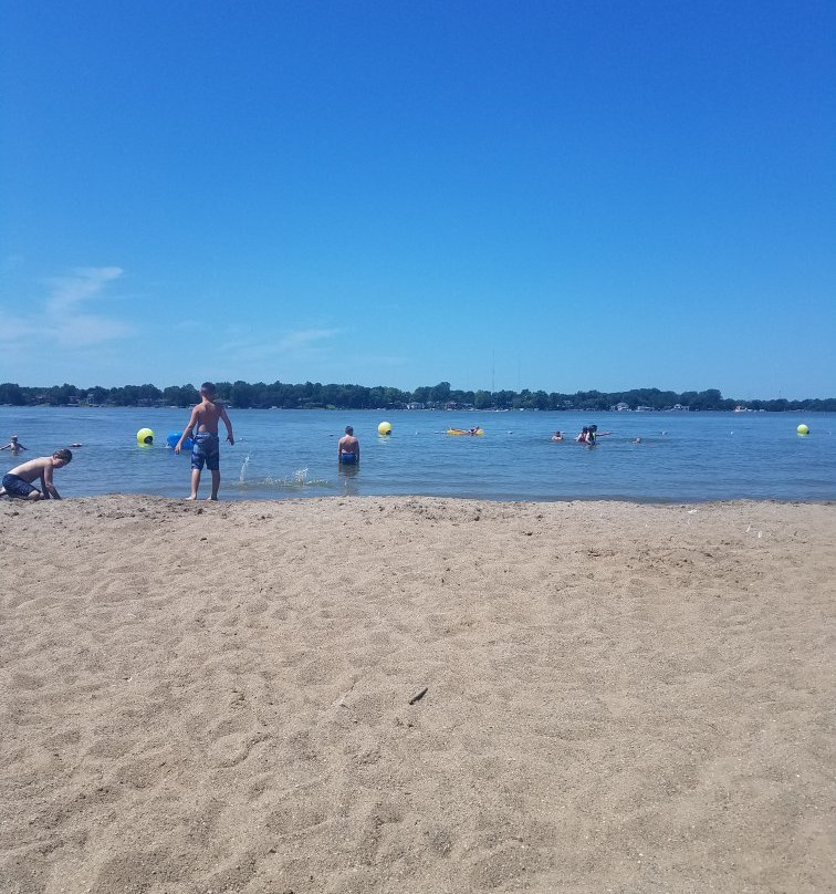 Winona Lakes Limitless Park and Splash Pad景点图片
