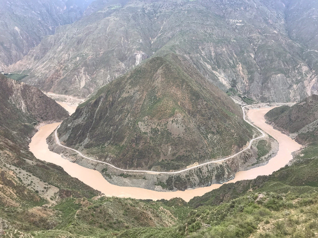 四川金沙江第一湾景点图片