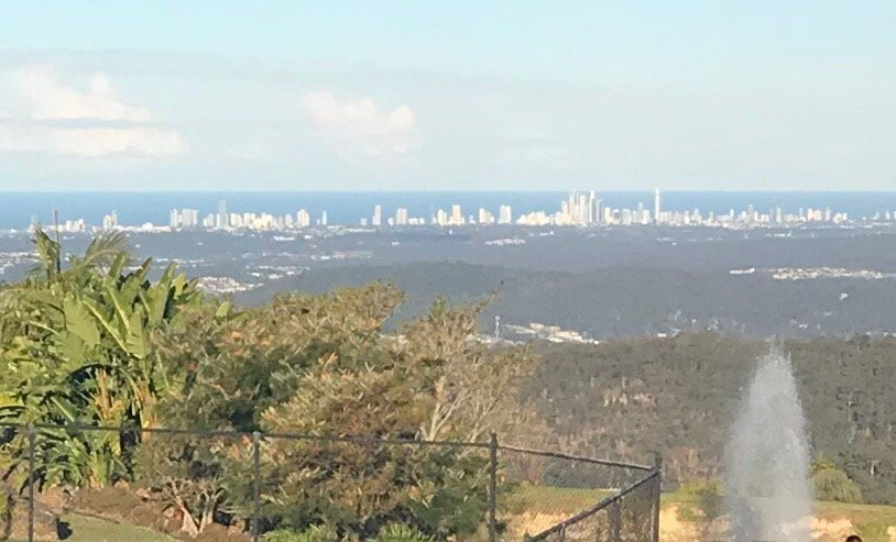 鹰高地避暑山庄度假酒店主图