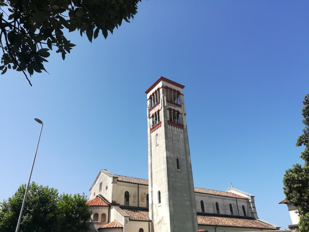 Chiesa di Santa Maria Ausiliatrice-Marina di Pisa必去景点