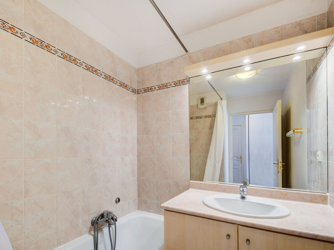 卡朗克公园酒店主图