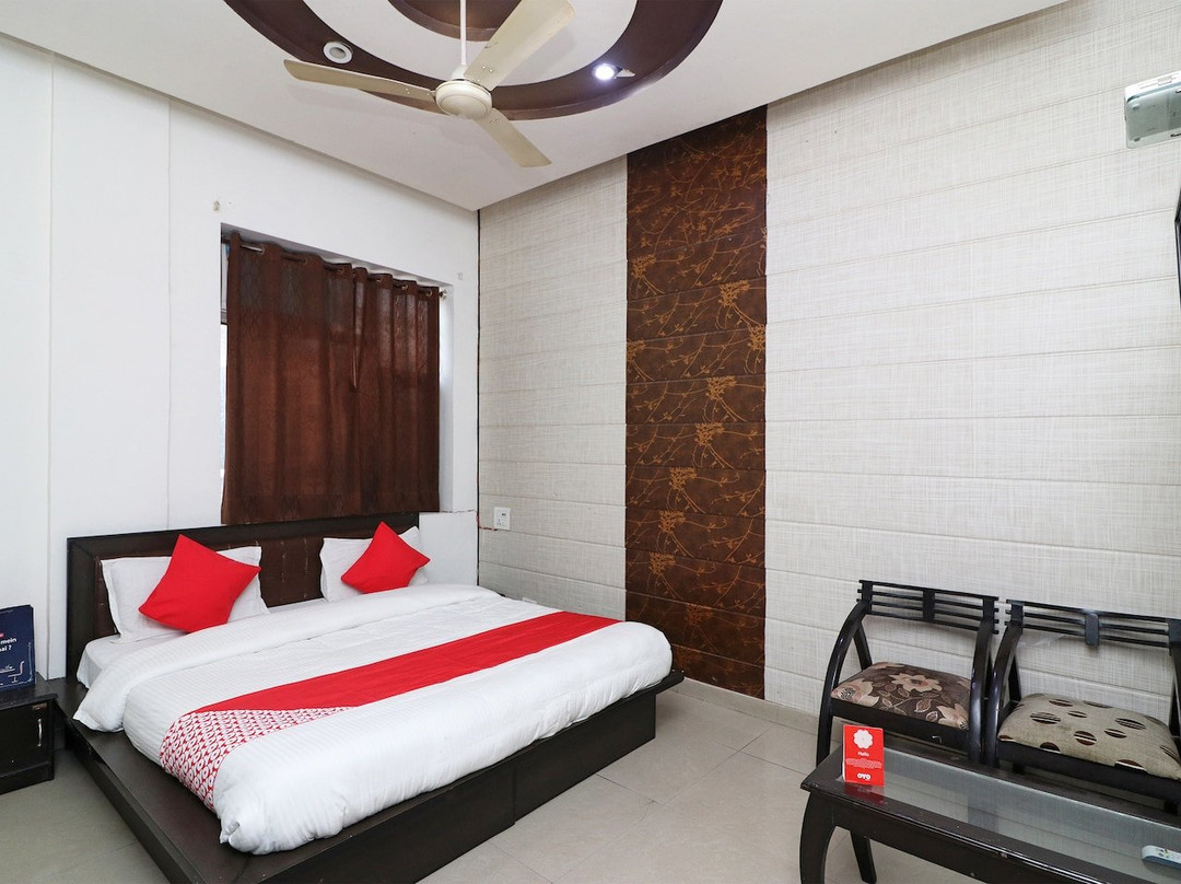 OYO Townhouse 898 Hotel Alpine主图