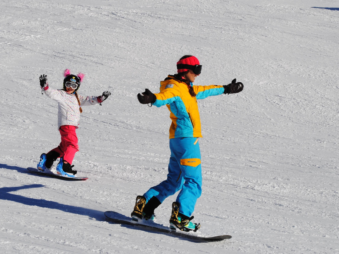 Villars Ski School - Ecole de ski à Villars-威拉尔-苏-罗伦必去景点