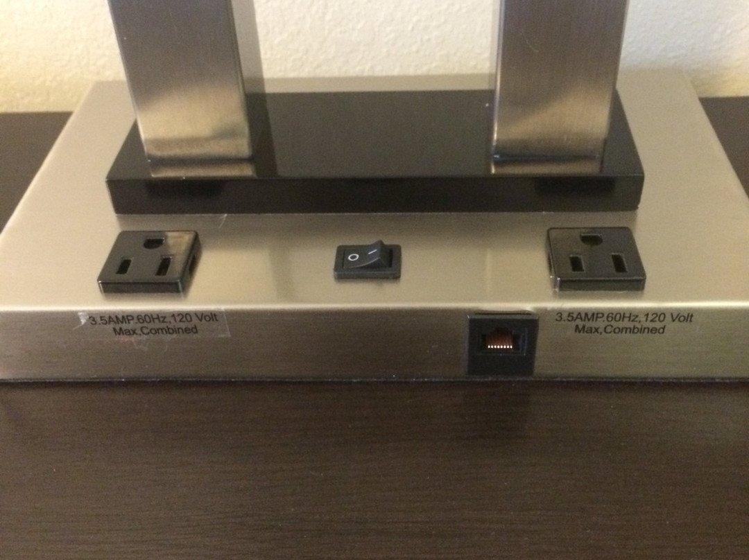 玻德斯套房酒店主图