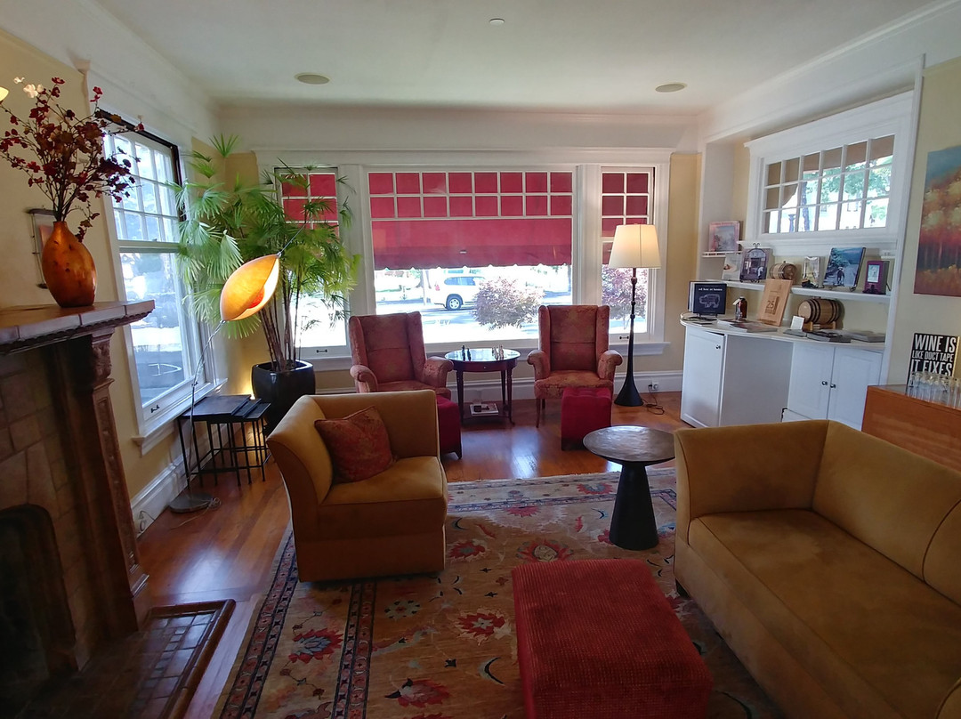 The Inn On First主图