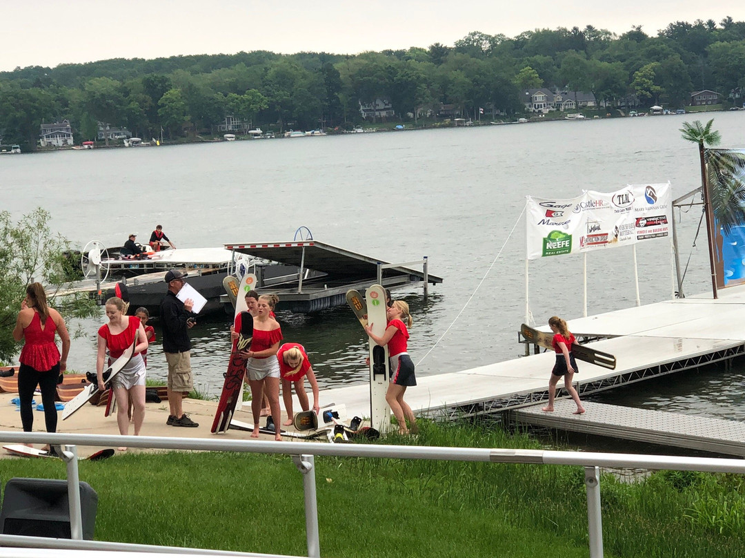 Aquanut Watershows-Twin Lakes必去景点