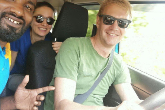 Taxi Nuwaraeliya srilanka Tour with Henry