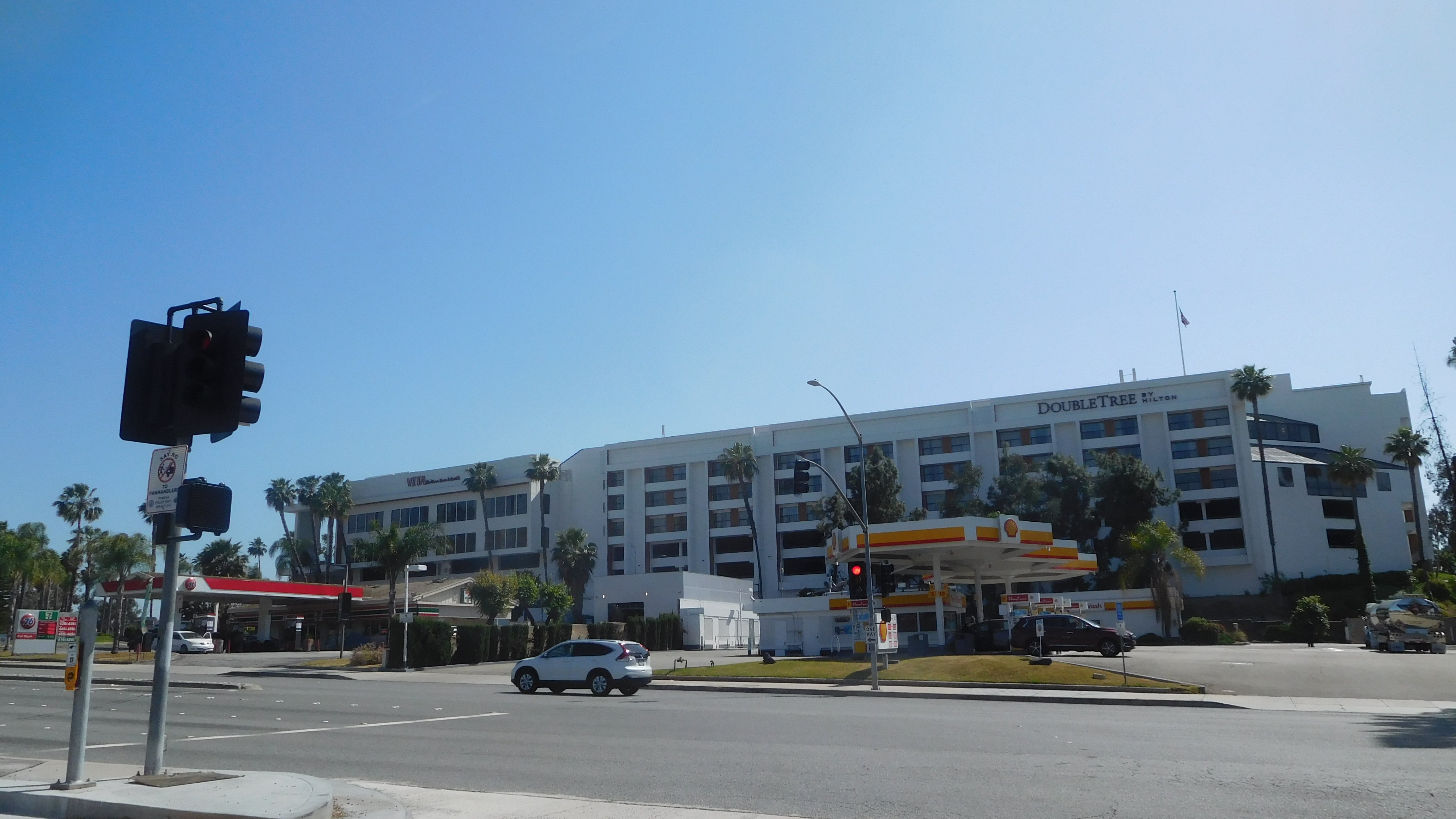 DoubleTree by Hilton Pomona-浴室