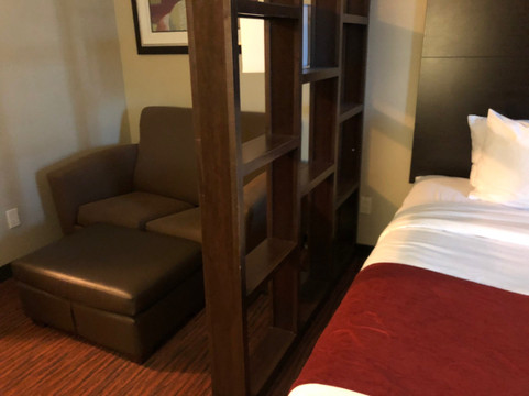 克洛维斯 - 弗雷斯诺舒适套房主图