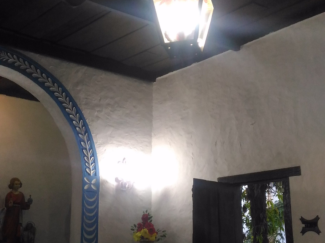 Capela Sao Lazaro-恩布必去景点