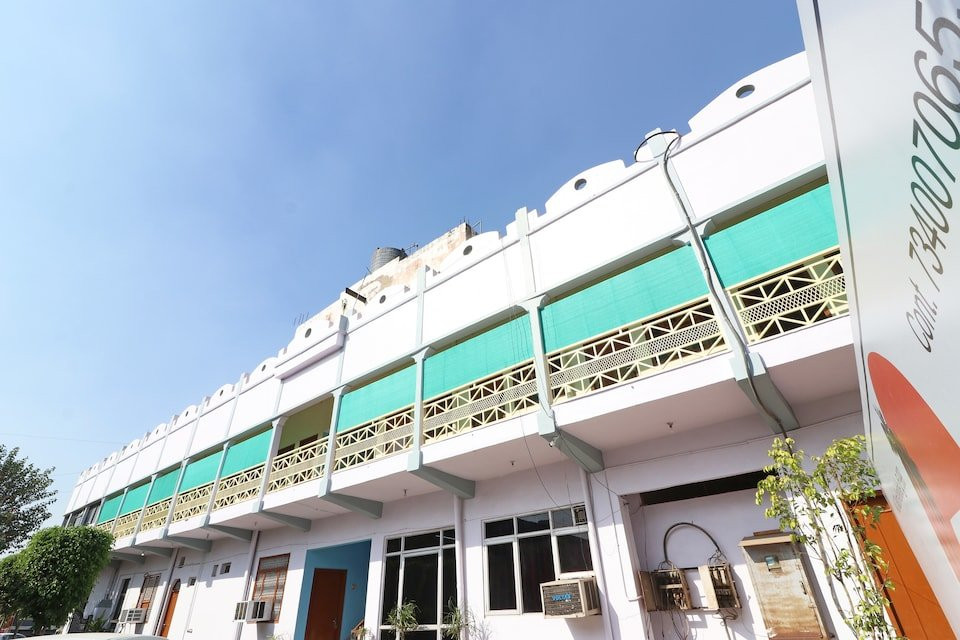 22577 Hotel City View