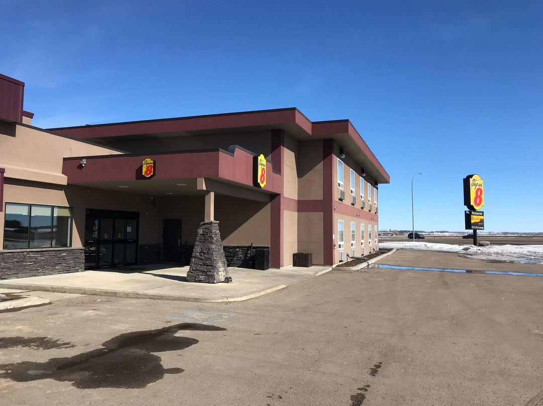 Super 8 By Wyndham Innisfail主图