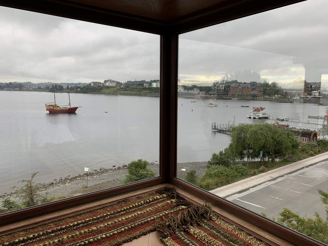 湖滨小屋酒店主图