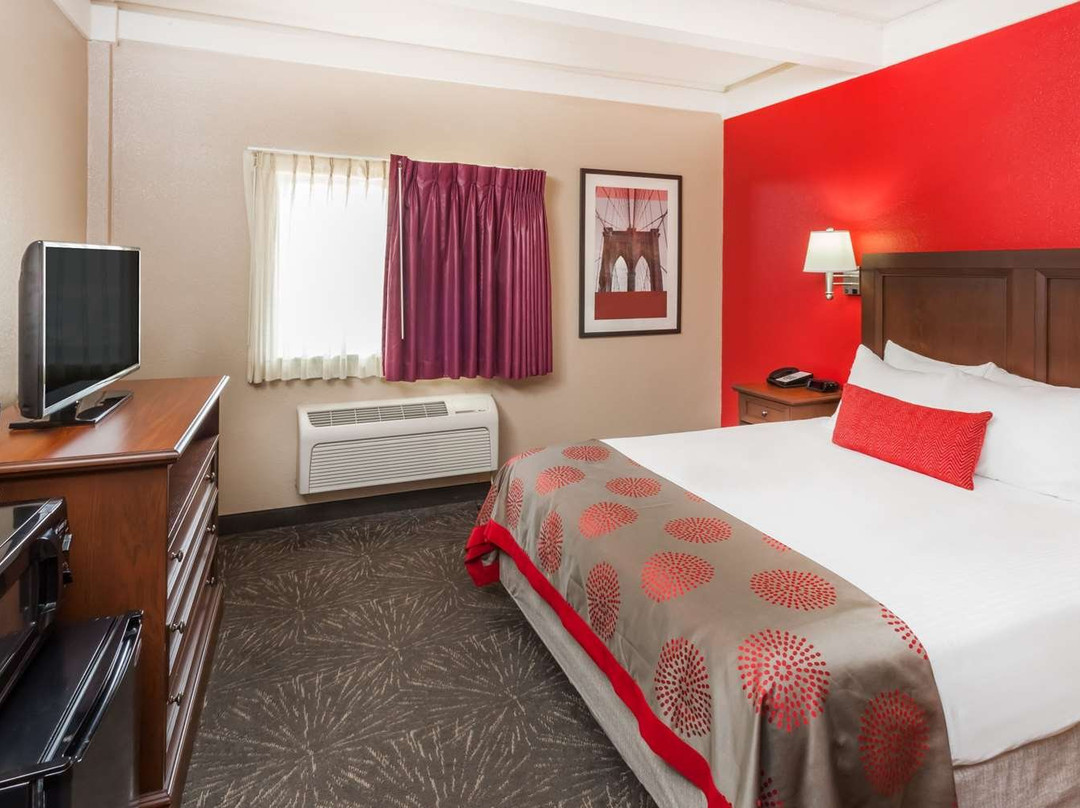 Ramada Hotel & Conference Center by Wyndham Hammond主图