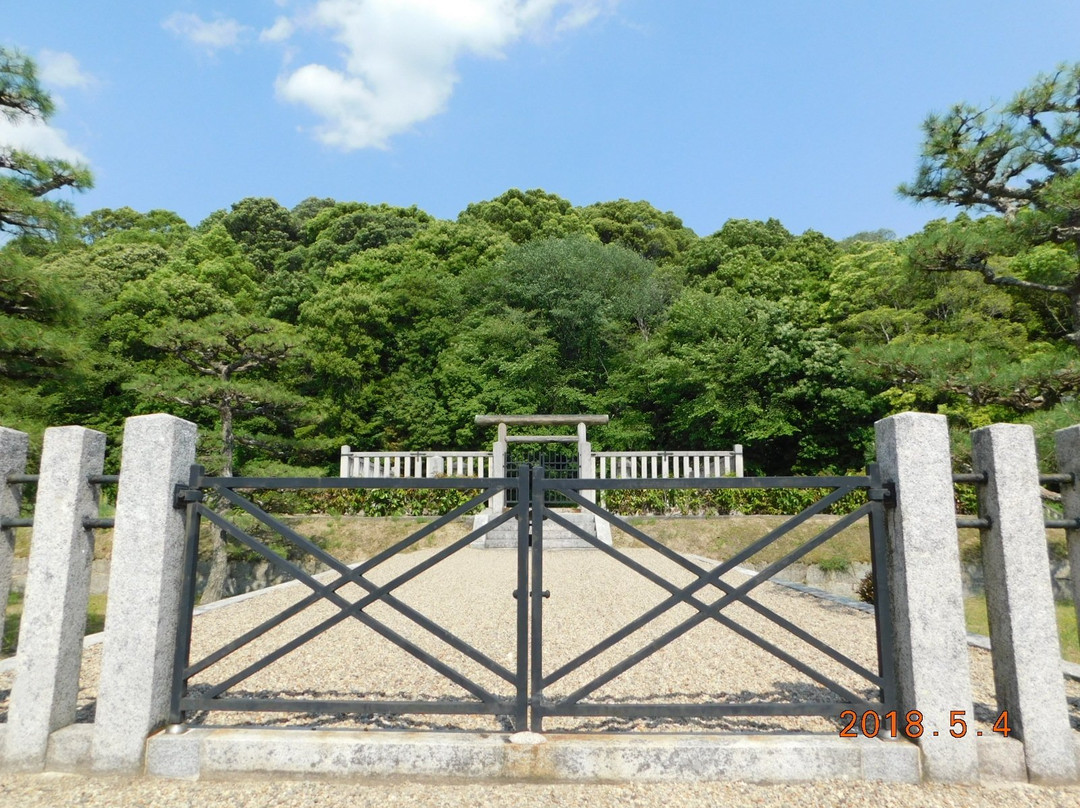 Mausoleum of Emperor Keiko景点图片