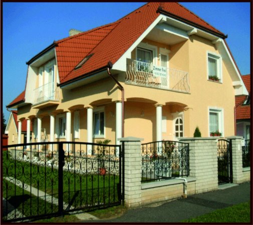 Erika Vendeghaz-官方