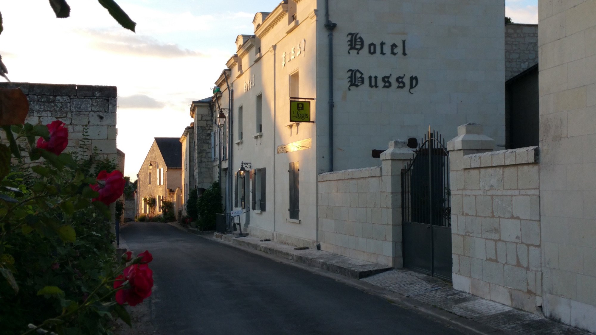 Hôtel Le Bussy-官方