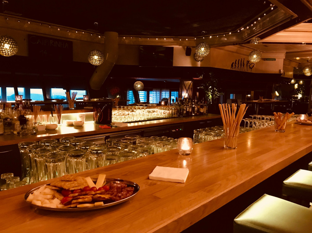 Bar 57