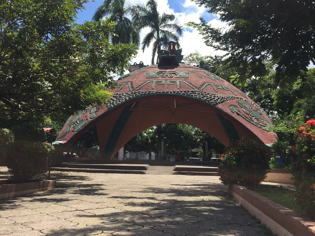 Parque  Bernabela Ramos景点图片