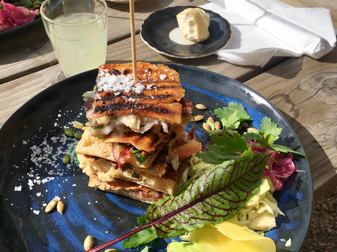 Lillaro Cafe
