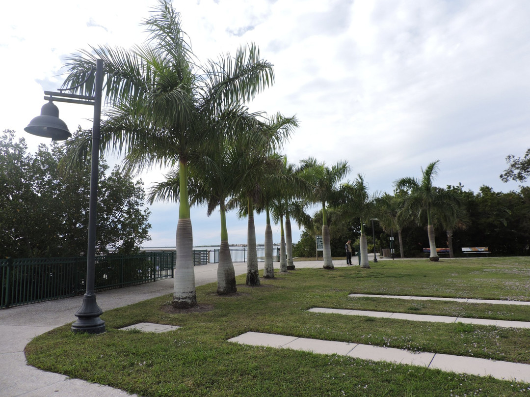 Bayshore Live Oak Park-夏洛特港必去景点