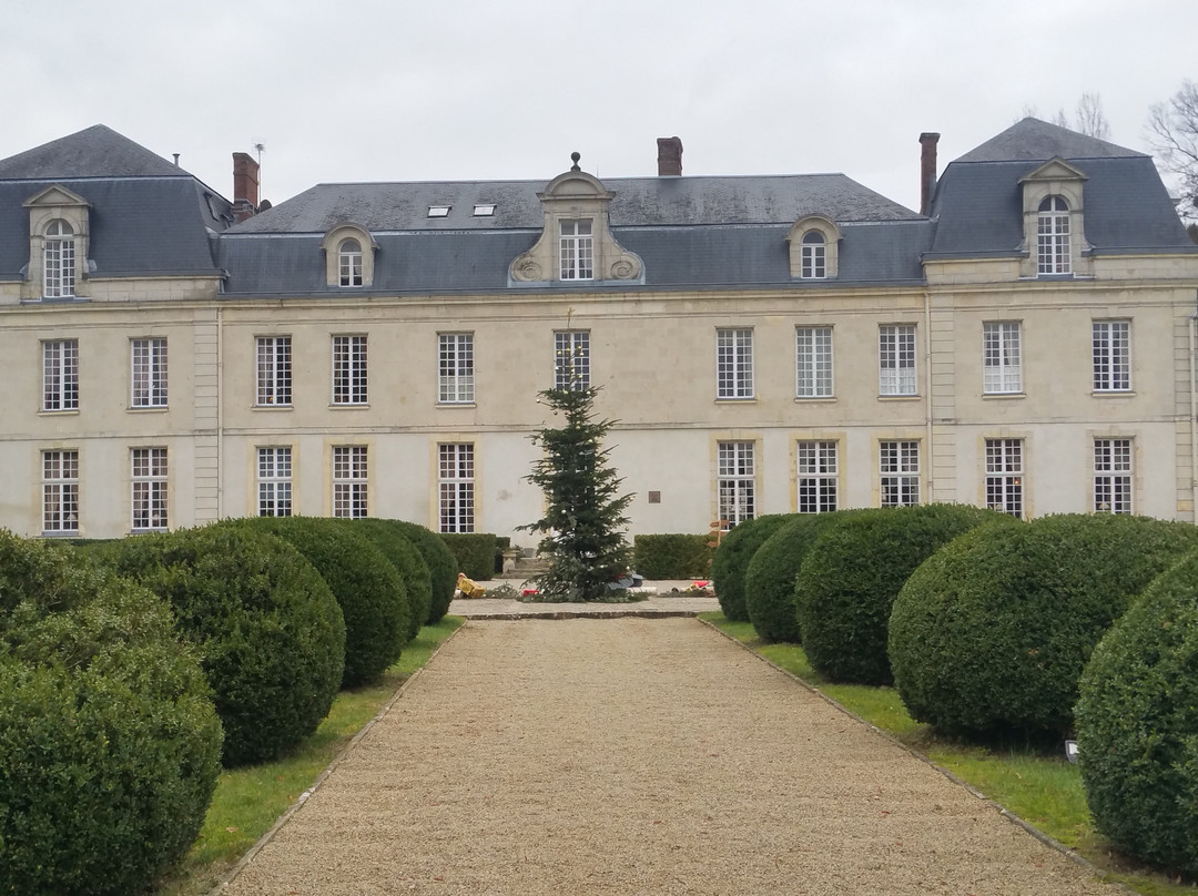 Château De Courcelles主图