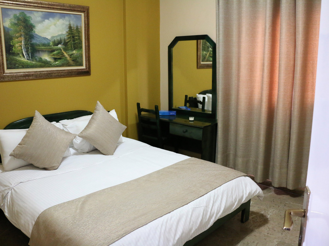 Holiday Suites Hotel & Beach Resort主图