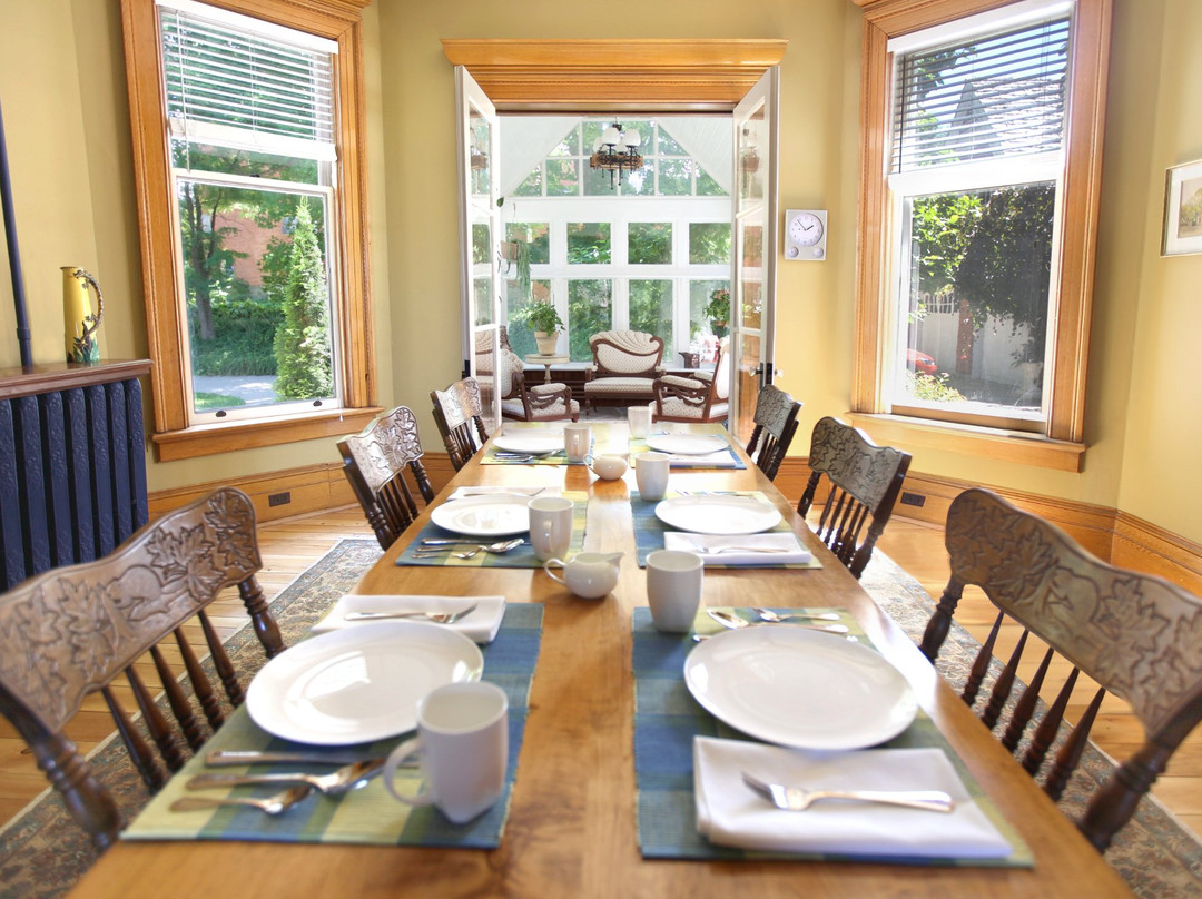 Markdale Manor Bed & Breakfast主图